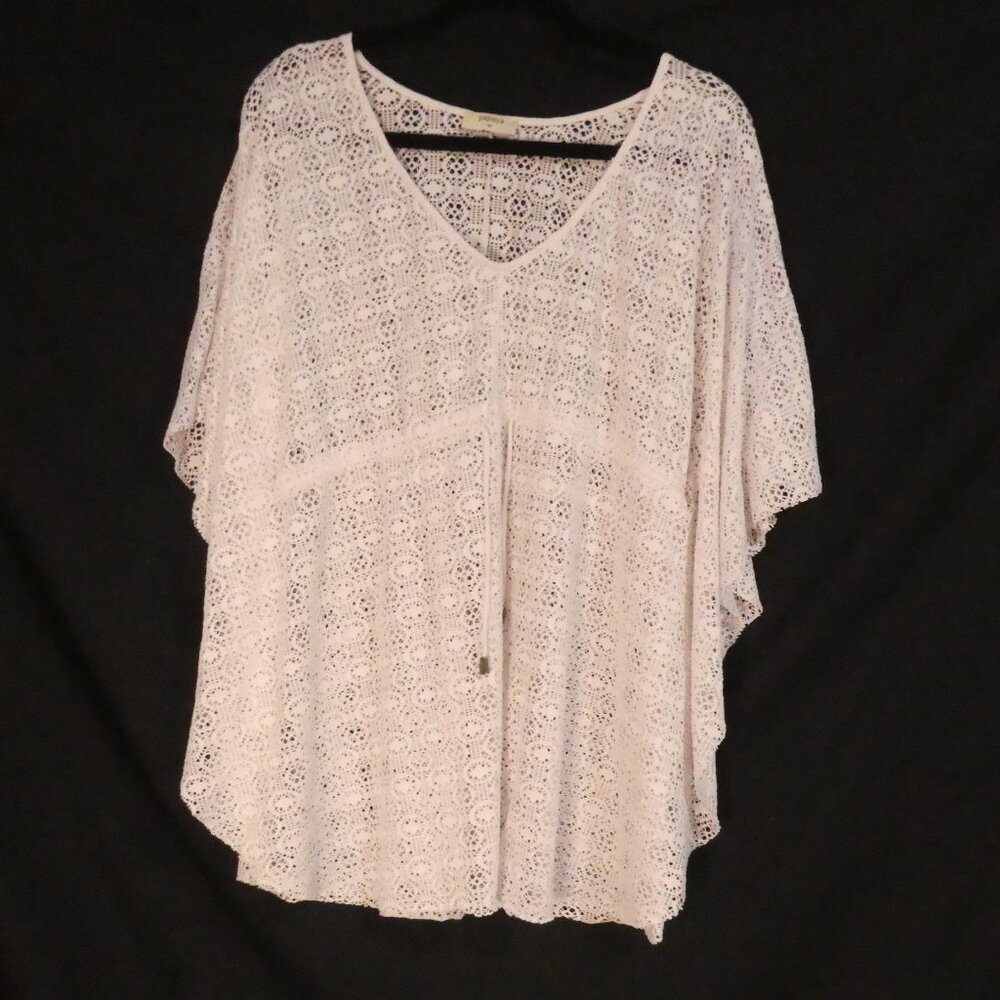 PAPAYA | medium | Elegant White Lace V-Neck Textured Poncho Blouse